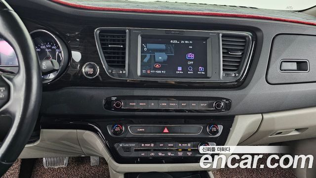 Kia Canival 2019 — photo 14