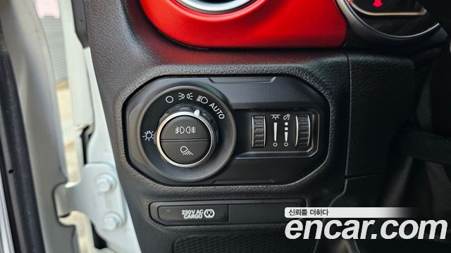 Jeep Gladiator 2021 — photo 18