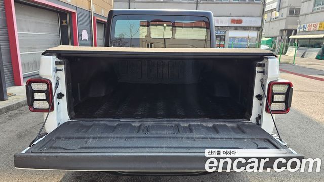 Jeep Gladiator 2021 — photo 20