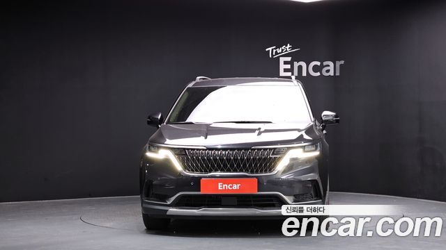 Kia Canival 2023 — photo 3
