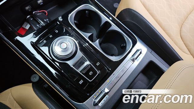 Kia Canival 2023 — photo 9