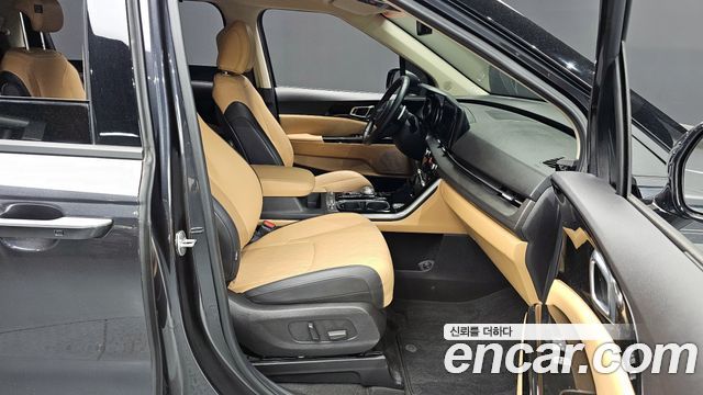 Kia Canival 2023 — photo 11