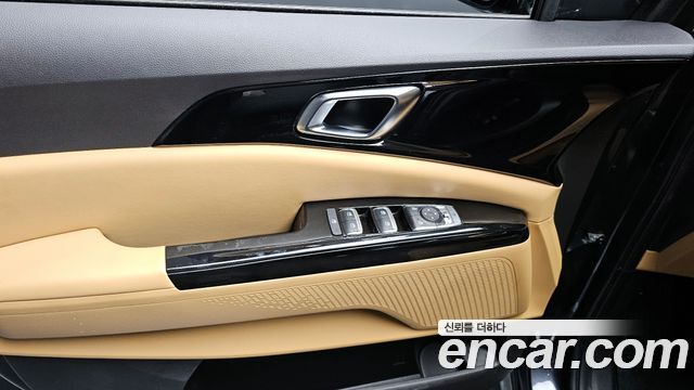 Kia Canival 2023 — photo 17