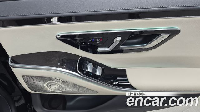 Mercedes-Benz S-Class 2022 — photo 18