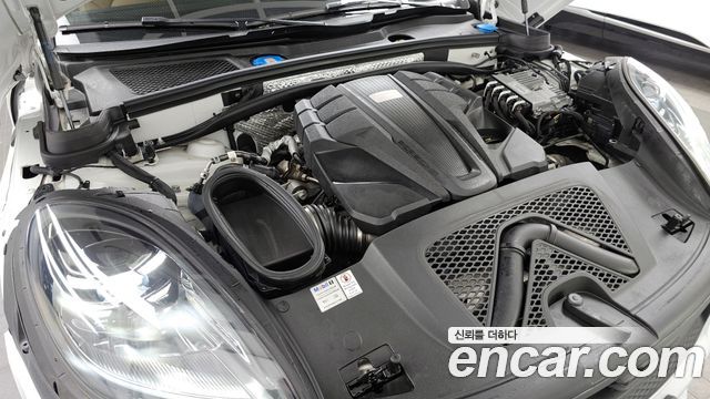 Porsche Macan 2022 — photo 6