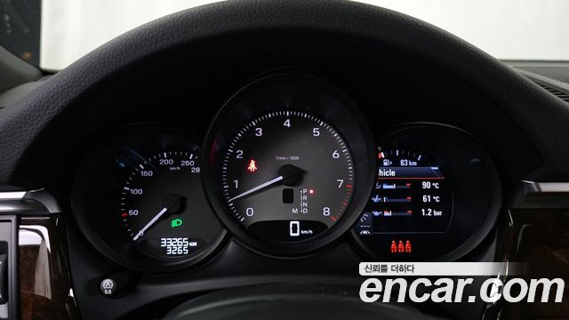 Porsche Macan 2022 — photo 8