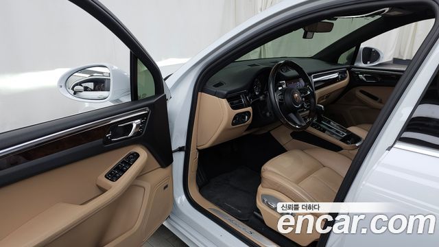 Porsche Macan 2022 — photo 10