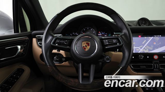 Porsche Macan 2022 — photo 13