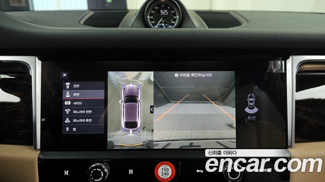 Porsche Macan 2022 — photo 15