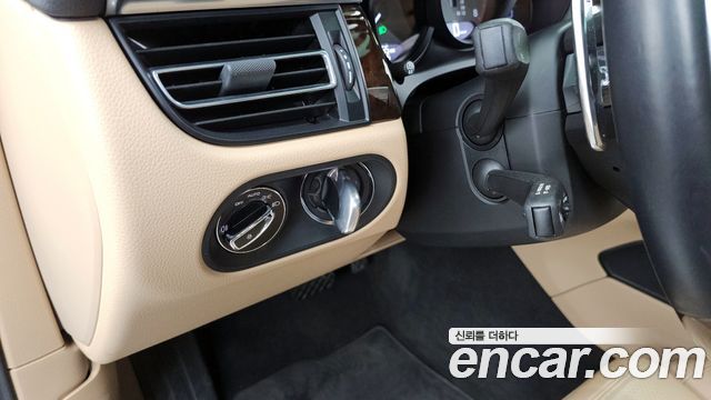 Porsche Macan 2022 — photo 16