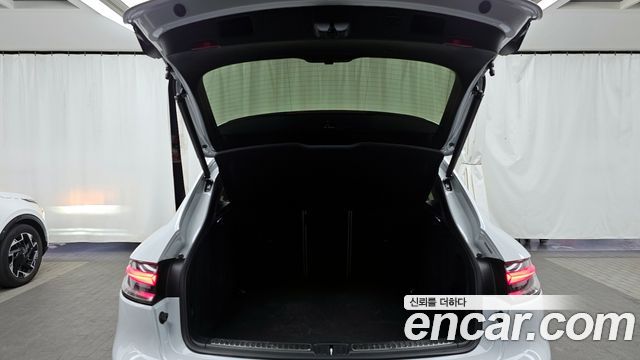 Porsche Macan 2022 — photo 20