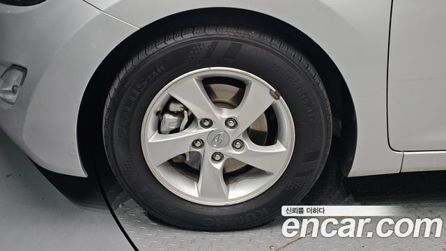 Hyundai AVANTE 2013 — photo 5