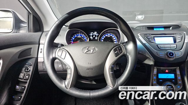 Hyundai AVANTE 2013 — photo 11