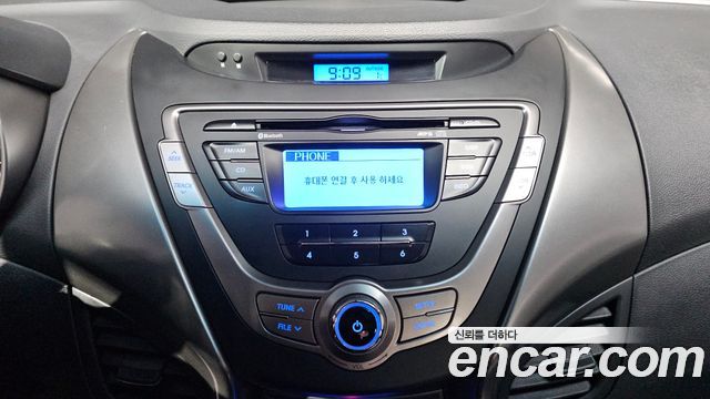 Hyundai AVANTE 2013 — photo 12