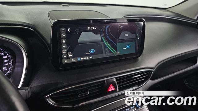 Hyundai Santafe 2023 — photo 17