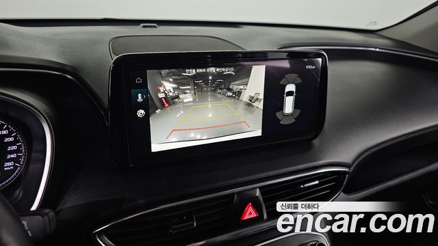 Hyundai Santafe 2023 — photo 18