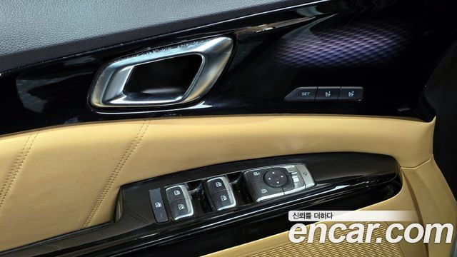 Kia Canival 2021 — photo 17