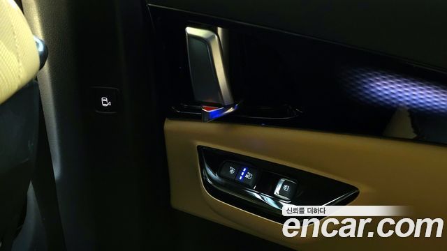 Kia Canival 2021 — photo 19