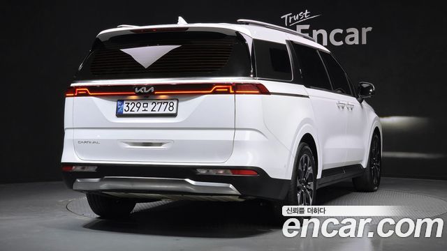Kia Canival 2022 — photo 2