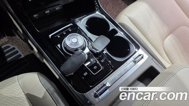 Kia Canival 2022 — photo 9