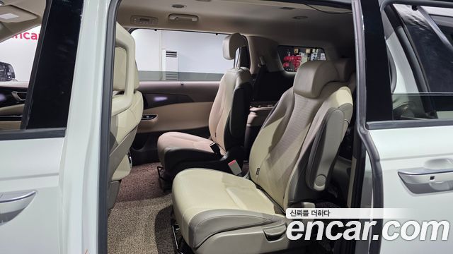 Kia Canival 2022 — photo 12