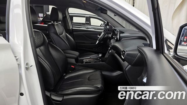 Hyundai Santafe 2019 — photo 11