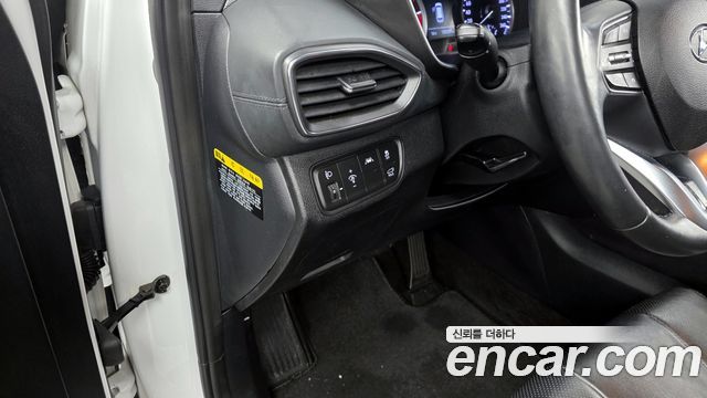 Hyundai Santafe 2019 — photo 17