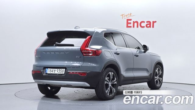 Volvo XC40 2021 — photo 2