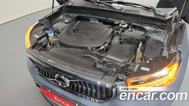 Volvo XC40 2021 — photo 6