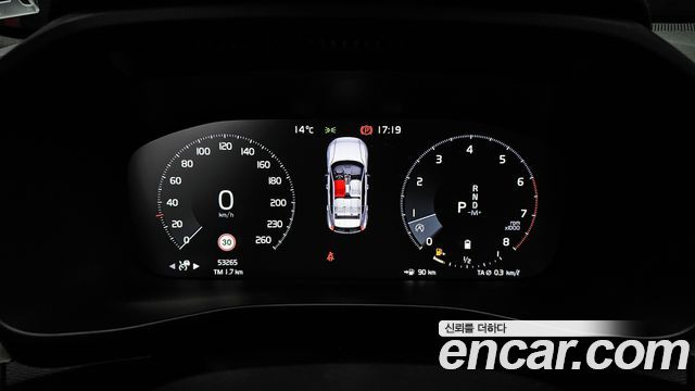 Volvo XC40 2021 — photo 8