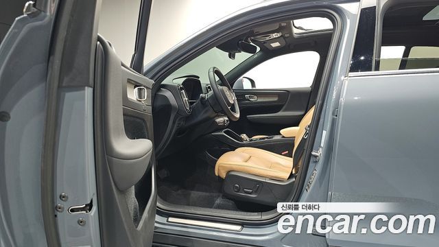 Volvo XC40 2021 — photo 10