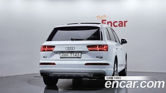 Audi Q7 2016 — photo 4