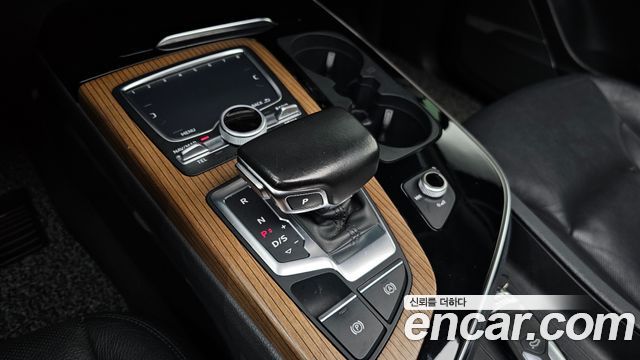 Audi Q7 2016 — photo 9