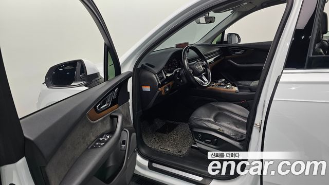 Audi Q7 2016 — photo 11