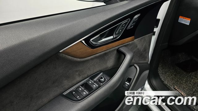 Audi Q7 2016 — photo 18
