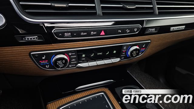 Audi Q7 2016 — photo 19