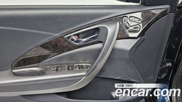 Hyundai Grandeur 2013 — photo 17