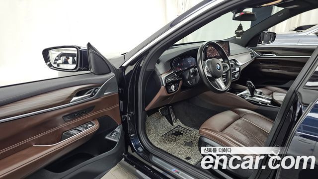 BMW Gran Turismo 2021 — photo 10