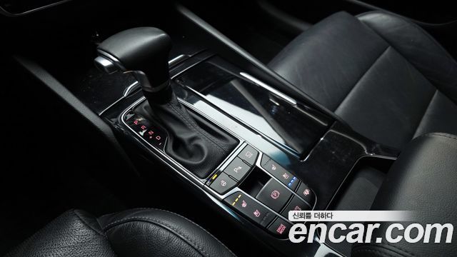 Kia K7 2018 — photo 9