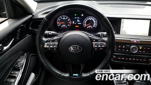 Kia K7 2018 — photo 13