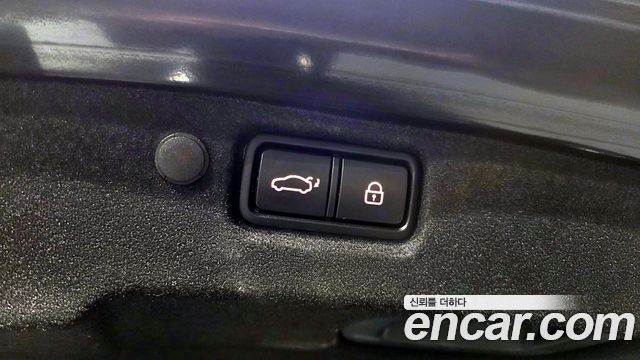 Kia K7 2018 — photo 20