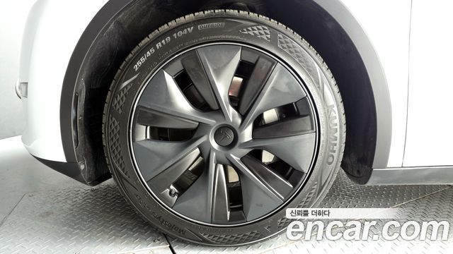 Tesla Model Y 2024 — photo 5