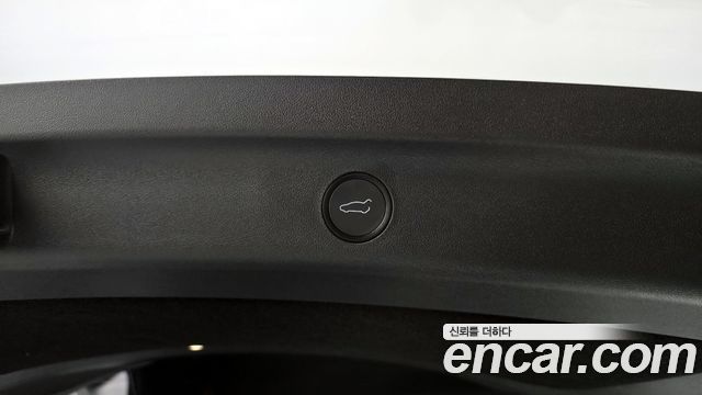 Tesla Model Y 2024 — photo 20