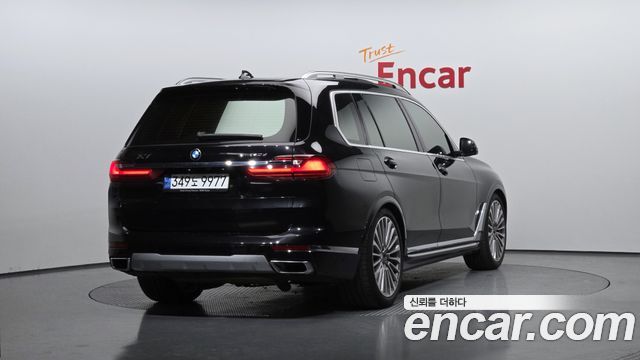 BMW X7 2021 — photo 2