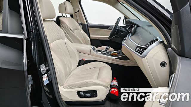 BMW X7 2021 — photo 10