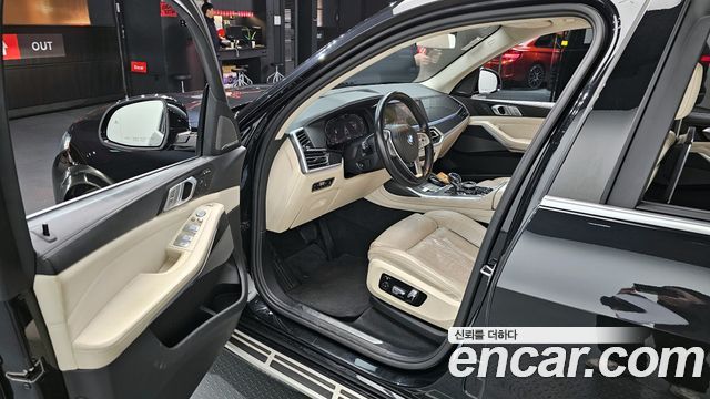 BMW X7 2021 — photo 11