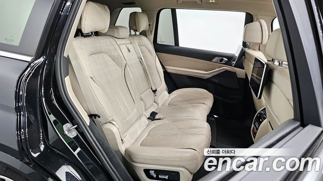 BMW X7 2021 — photo 12