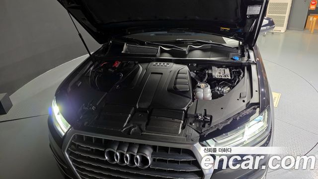 Audi Q7 2019 — photo 6