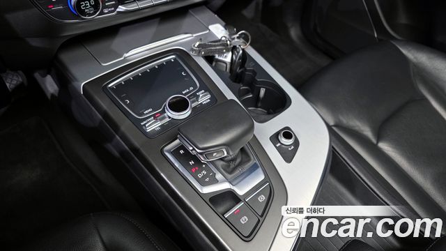 Audi Q7 2019 — photo 9
