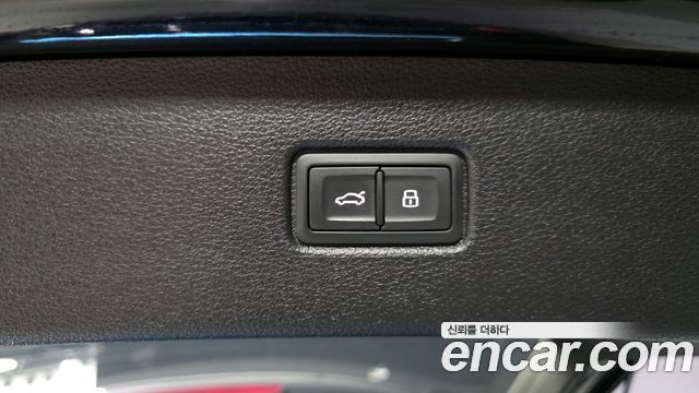 Audi Q7 2019 — photo 19